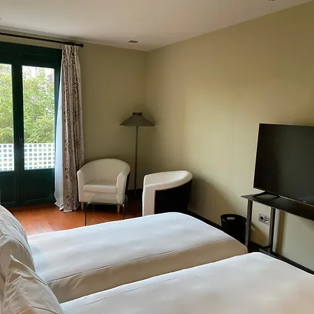 Ar Isabel De Farnesio Hotel 4*