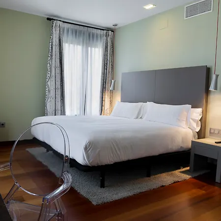 Ar Isabel De Farnesio Hotel 4*