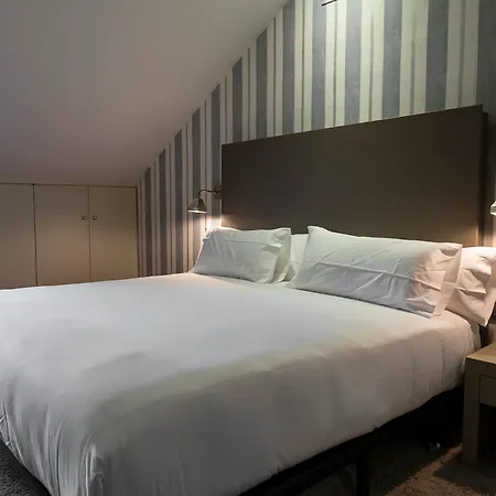 Ar Isabel De Farnesio Hotel